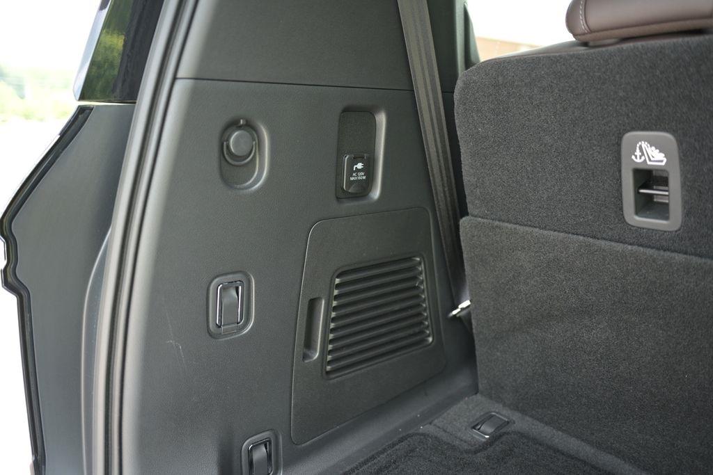 Nissan Armada 4x4 Platinum Reserve *Ltd Avail* 2026