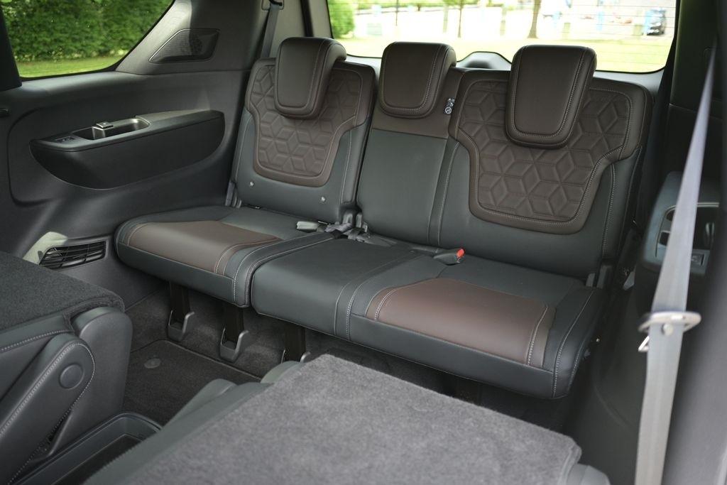 Nissan Armada 4x4 Platinum Reserve *Ltd Avail* 2026