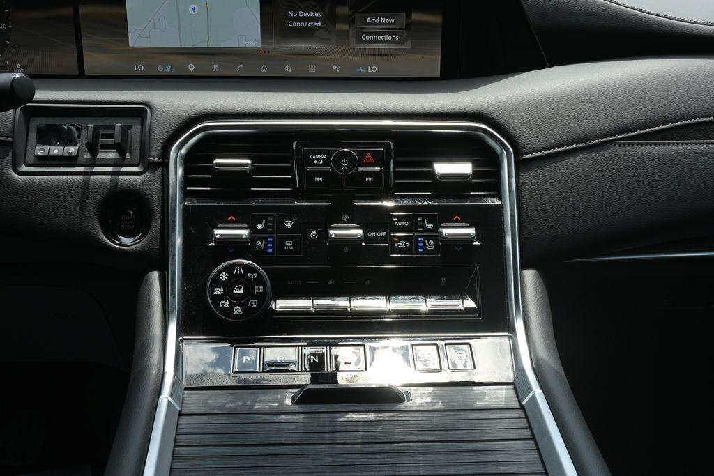 Nissan Armada 4x4 Platinum Reserve *Ltd Avail* 2026
