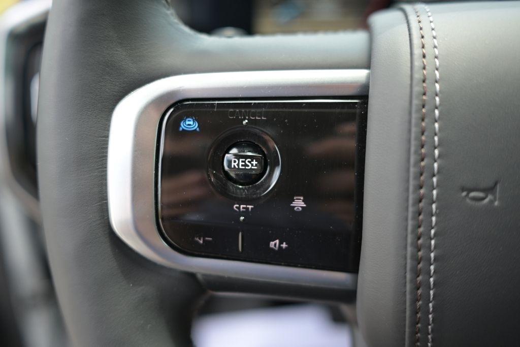 Nissan Armada 4x4 Platinum Reserve *Ltd Avail* 2026