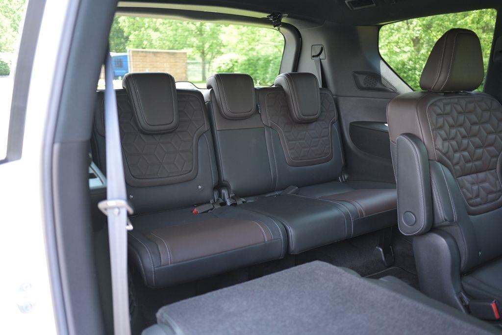 Nissan Armada 4x4 Platinum Reserve *Ltd Avail* 2026