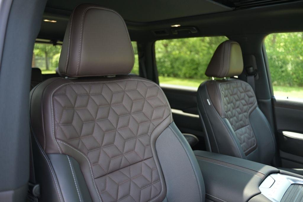Nissan Armada 4x4 Platinum Reserve *Ltd Avail* 2026