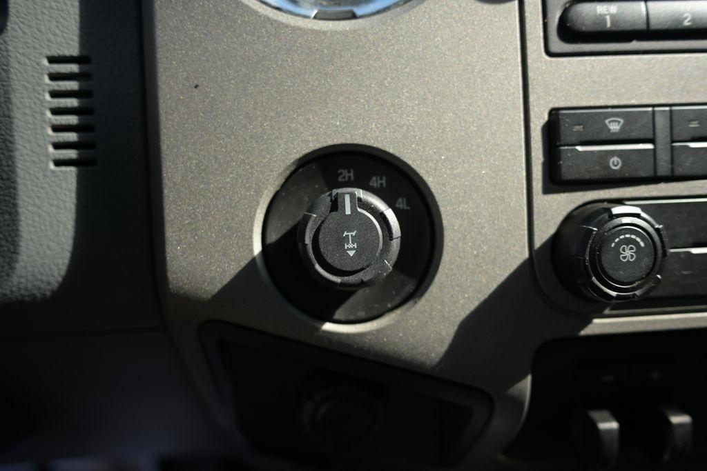 Ford Super Duty F-250 SRW 4WD Crew Cab 156" King Ranch 2011