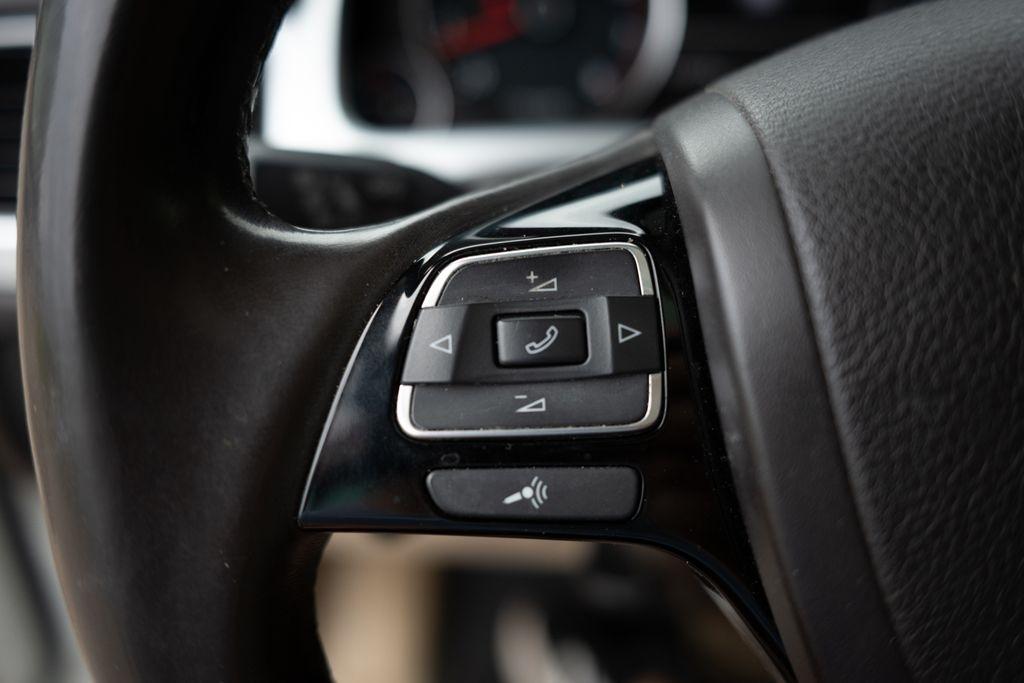 Volkswagen Touareg 4dr 3.6L Sport w/Nav 2014