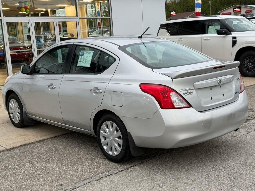 Nissan Versa 4dr Sdn CVT 1.6 SV 2013