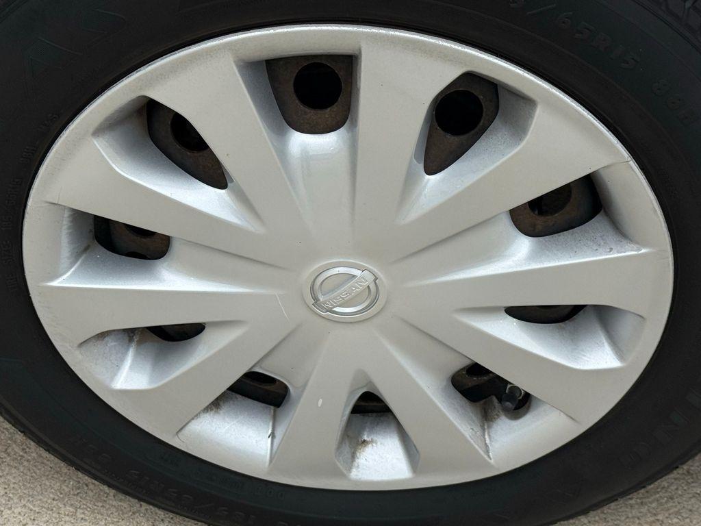 Nissan Versa 4dr Sdn CVT 1.6 SV 2013