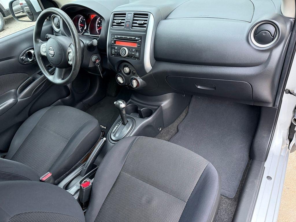 Nissan Versa 4dr Sdn CVT 1.6 SV 2013