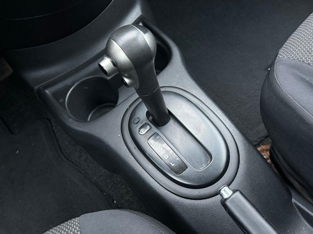 Nissan Versa 4dr Sdn CVT 1.6 SV 2013