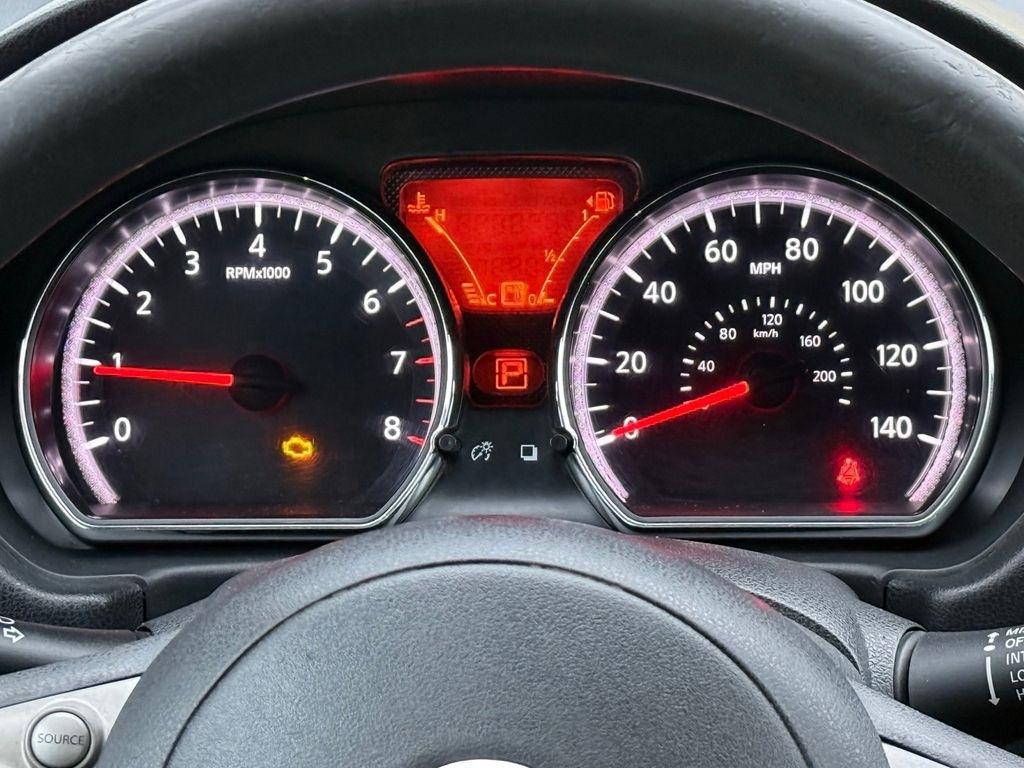 Nissan Versa 4dr Sdn CVT 1.6 SV 2013