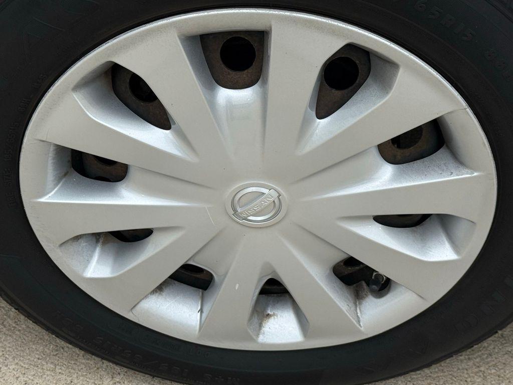 Nissan Versa 4dr Sdn CVT 1.6 SV 2013