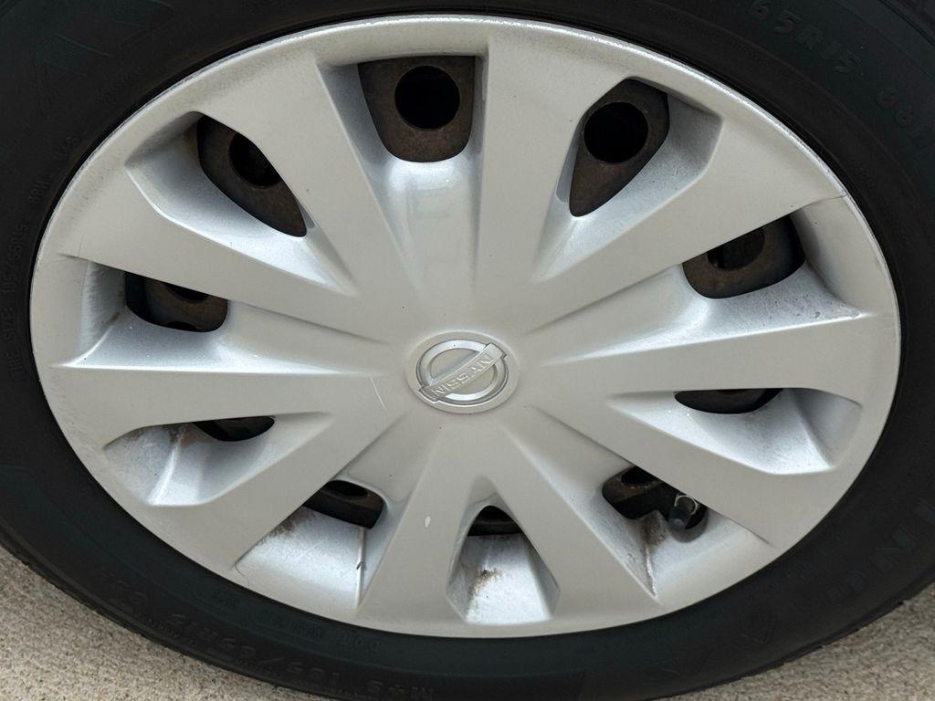 Nissan Versa 4dr Sdn CVT 1.6 SV 2013
