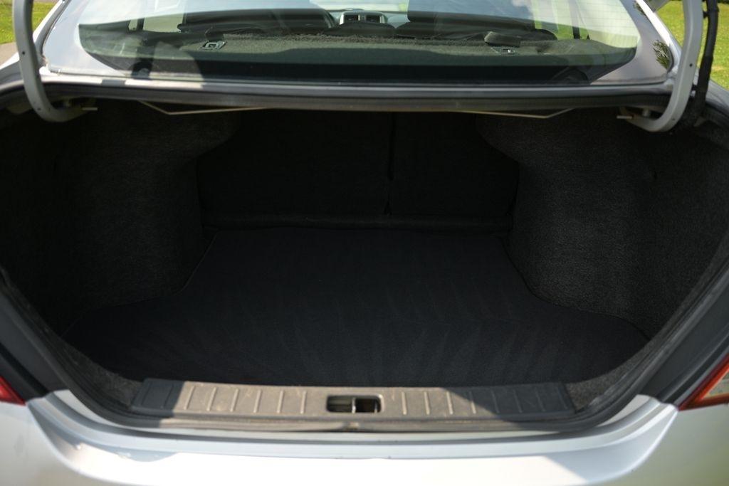Nissan Versa 4dr Sdn CVT 1.6 SV 2013