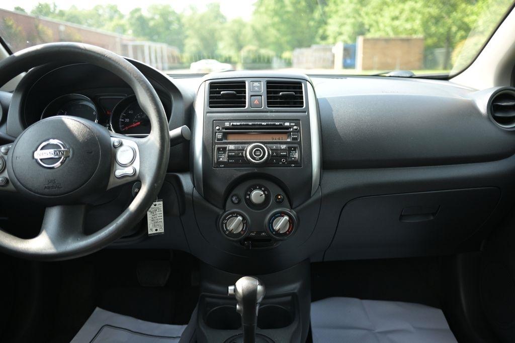 Nissan Versa 4dr Sdn CVT 1.6 SV 2013
