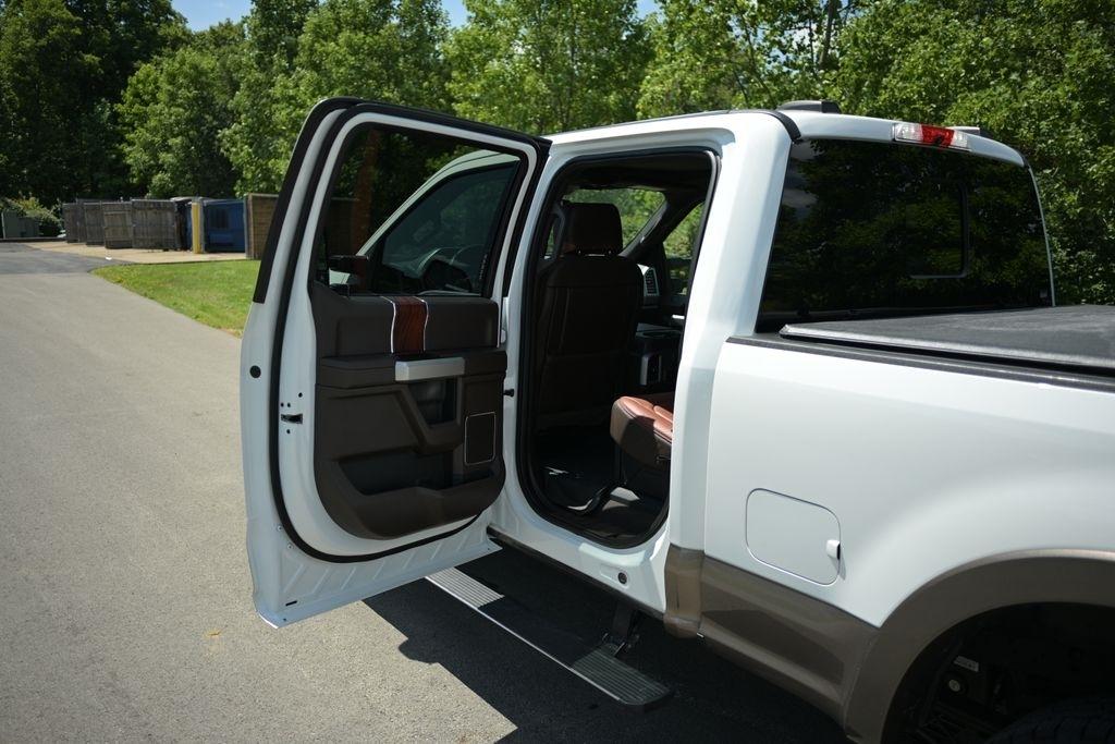 Ford Super Duty F-350 SRW King Ranch 4WD Crew Cab 8' Box 2019