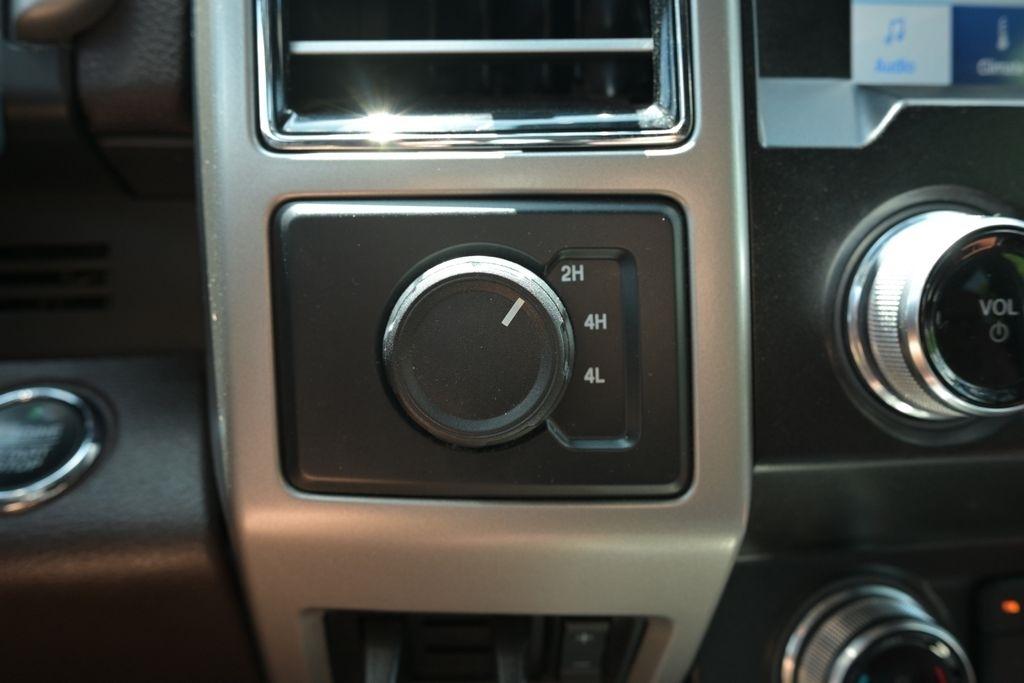 Ford Super Duty F-350 SRW King Ranch 4WD Crew Cab 8' Box 2019