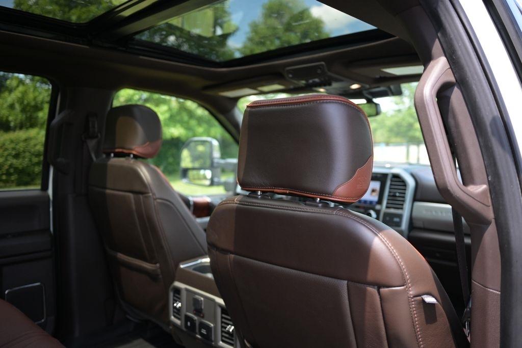 Ford Super Duty F-350 SRW King Ranch 4WD Crew Cab 8' Box 2019