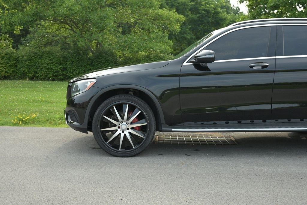 Mercedes-Benz GLC GLC 300 4MATIC SUV 2017