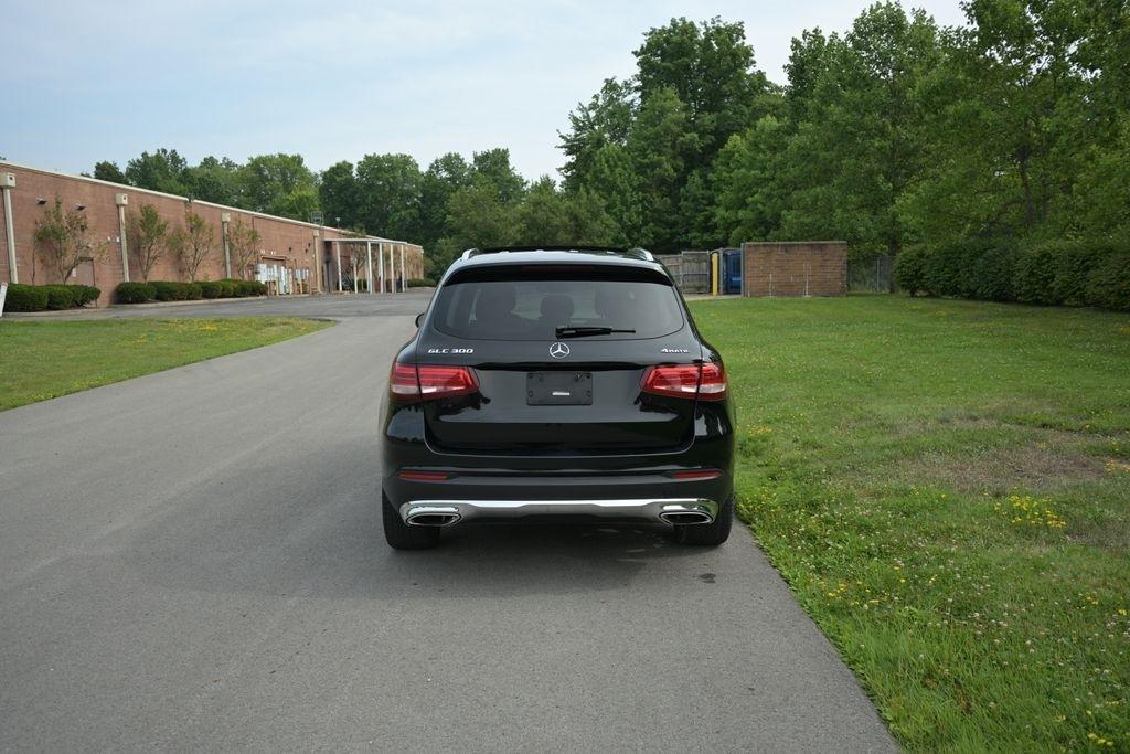 Mercedes-Benz GLC GLC 300 4MATIC SUV 2017