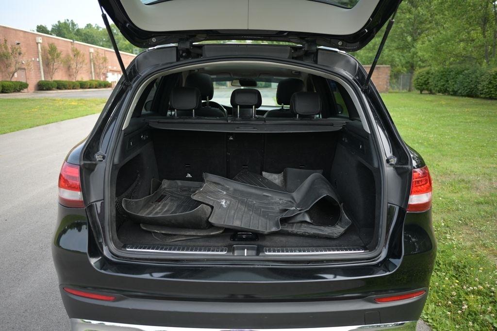 Mercedes-Benz GLC GLC 300 4MATIC SUV 2017