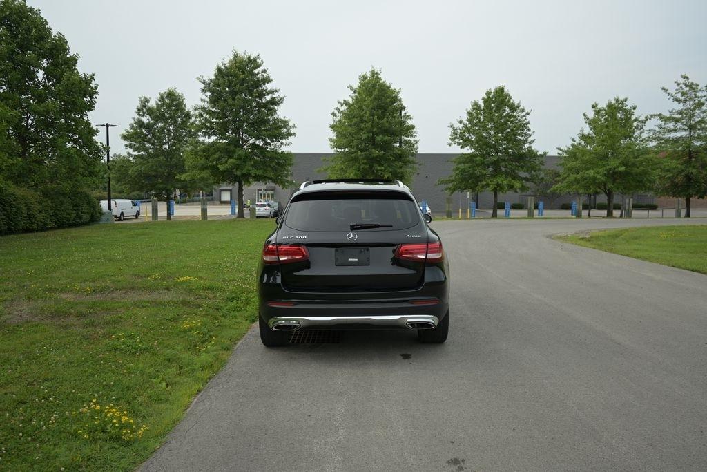 Mercedes-Benz GLC GLC 300 4MATIC SUV 2017