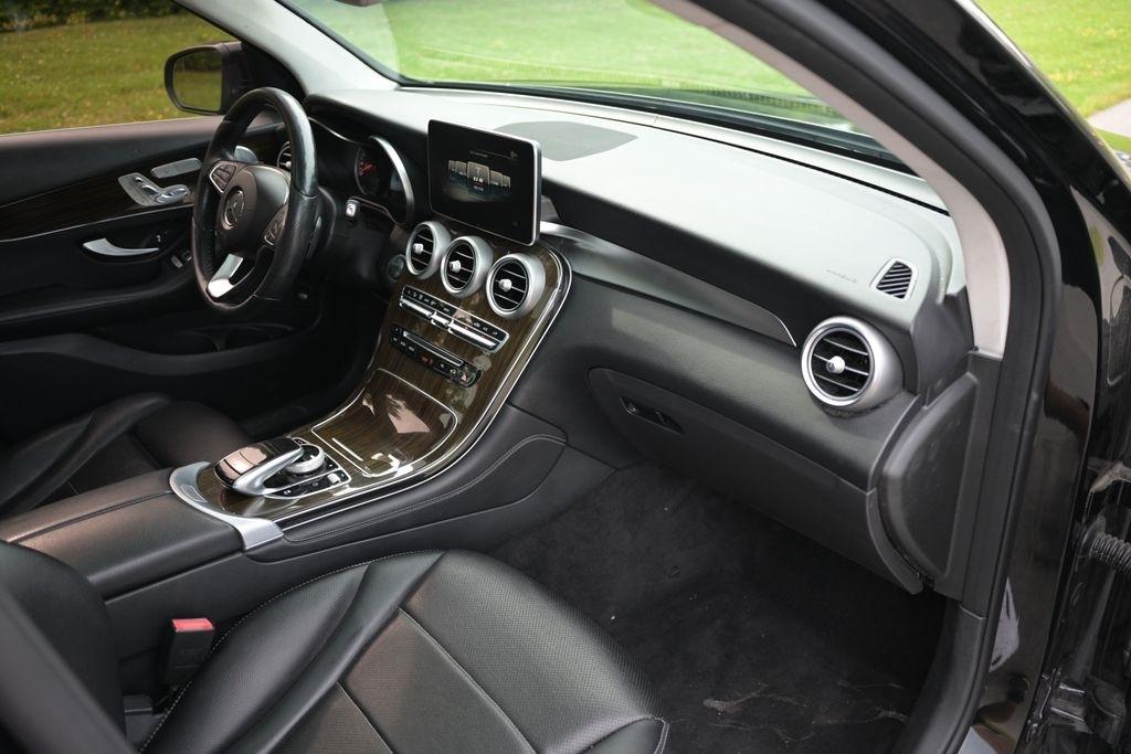 Mercedes-Benz GLC GLC 300 4MATIC SUV 2017