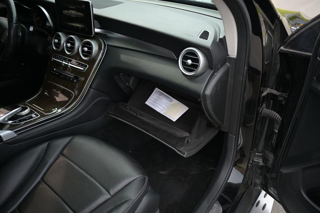 Mercedes-Benz GLC GLC 300 4MATIC SUV 2017