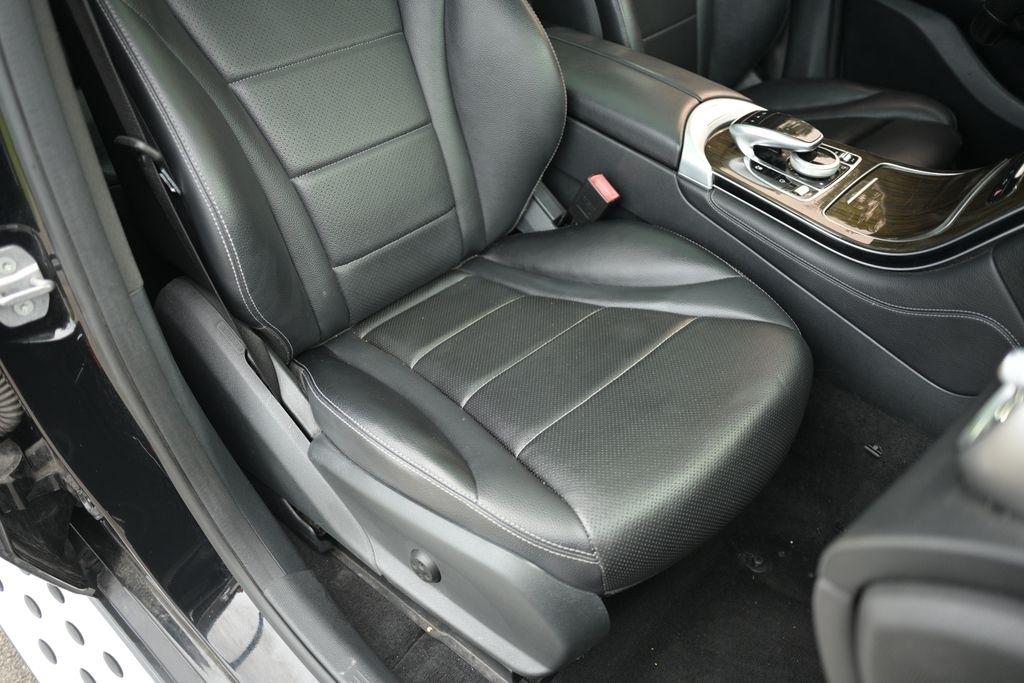 Mercedes-Benz GLC GLC 300 4MATIC SUV 2017
