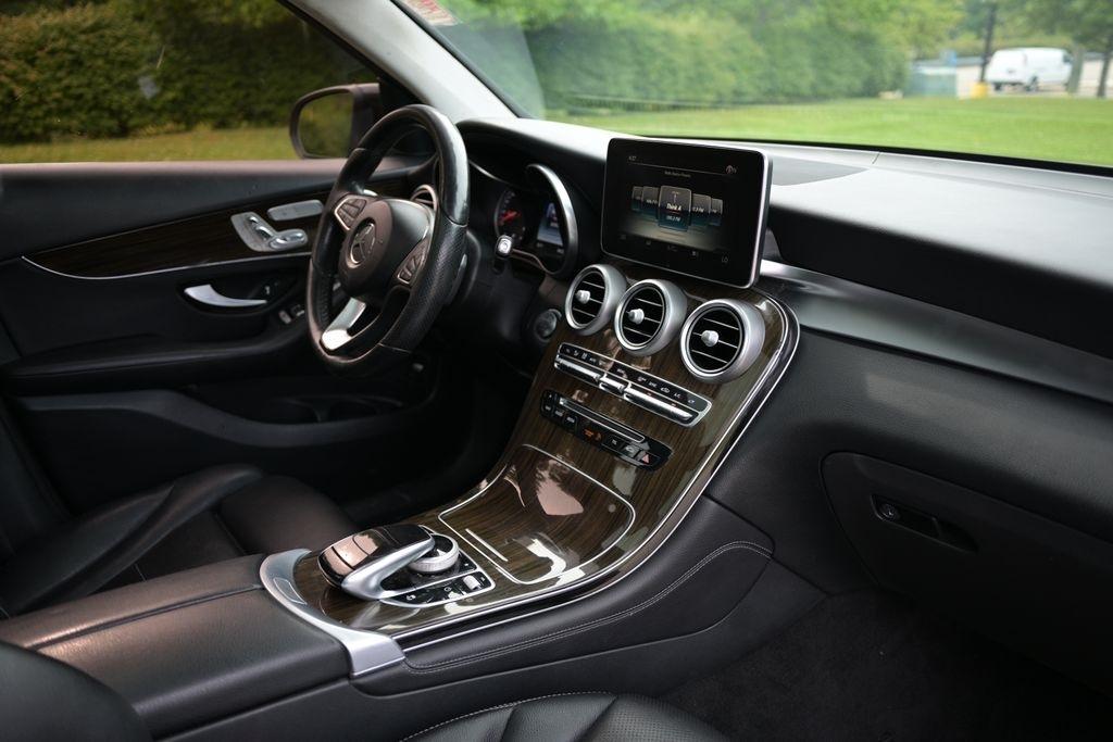 Mercedes-Benz GLC GLC 300 4MATIC SUV 2017