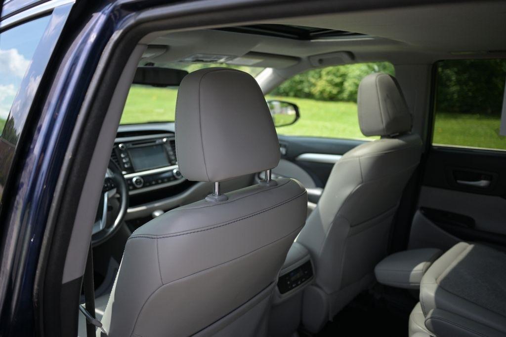 Toyota Highlander AWD 4dr V6 XLE (Natl) 2015
