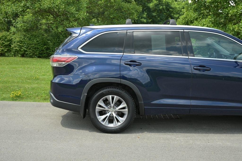 Toyota Highlander AWD 4dr V6 XLE (Natl) 2015