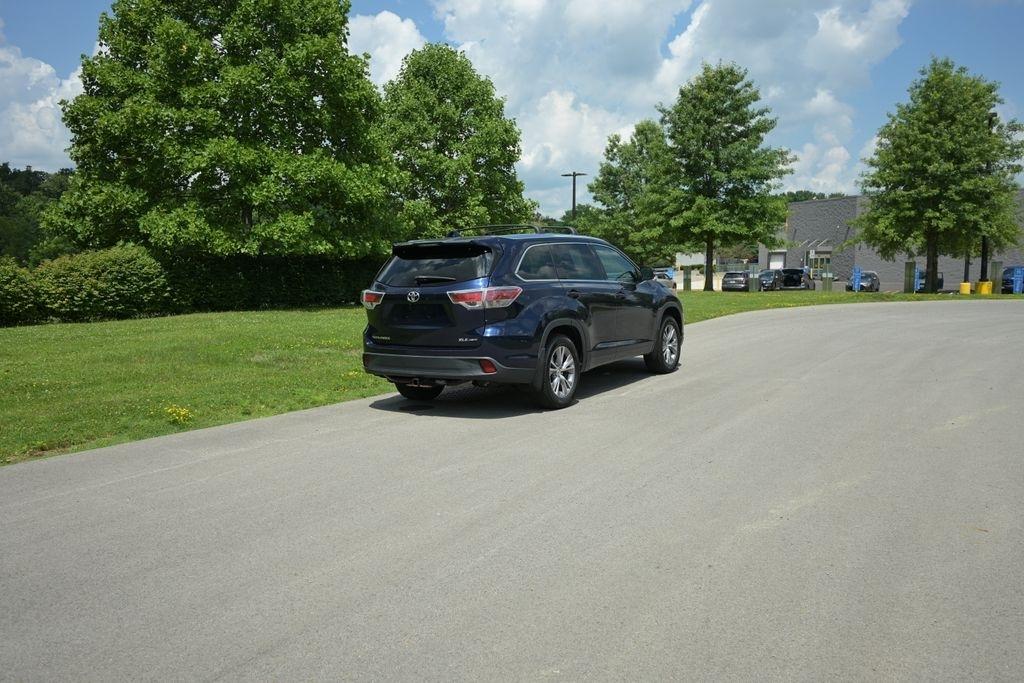 Toyota Highlander AWD 4dr V6 XLE (Natl) 2015
