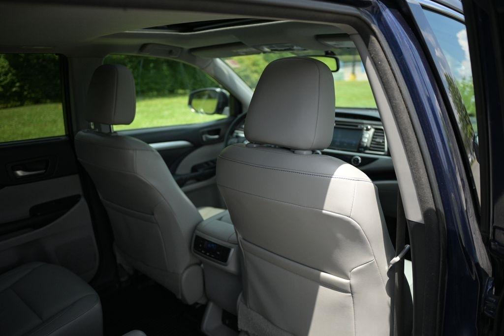 Toyota Highlander AWD 4dr V6 XLE (Natl) 2015