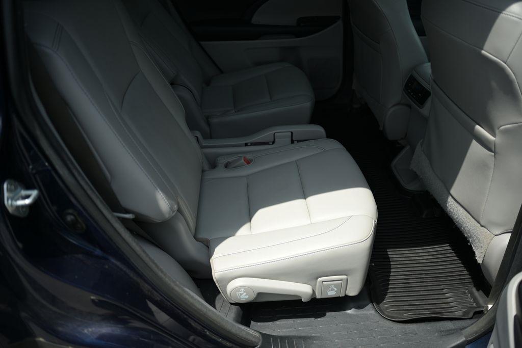 Toyota Highlander AWD 4dr V6 XLE (Natl) 2015