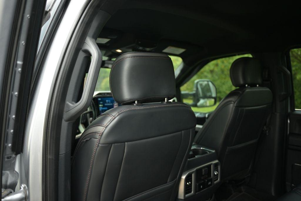 Ford Super Duty F-350 SRW King Ranch 4WD Crew Cab 8' Box 2022