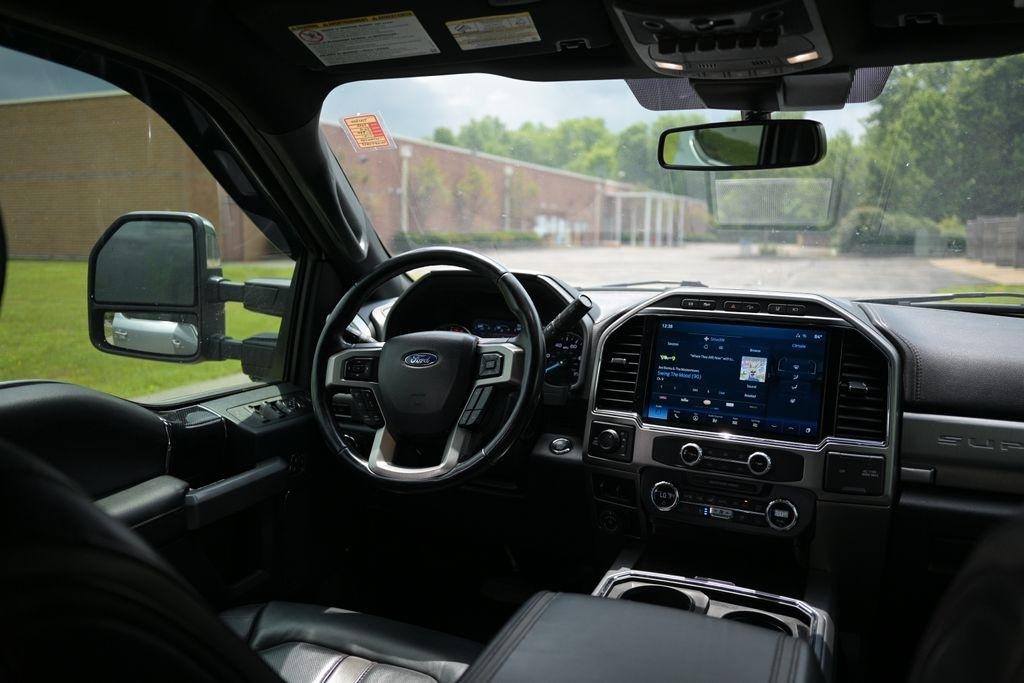 Ford Super Duty F-350 SRW King Ranch 4WD Crew Cab 8' Box 2022