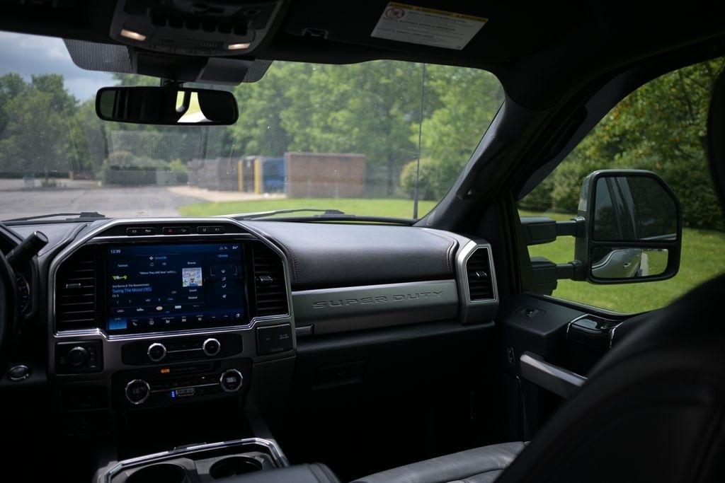 Ford Super Duty F-350 SRW King Ranch 4WD Crew Cab 8' Box 2022
