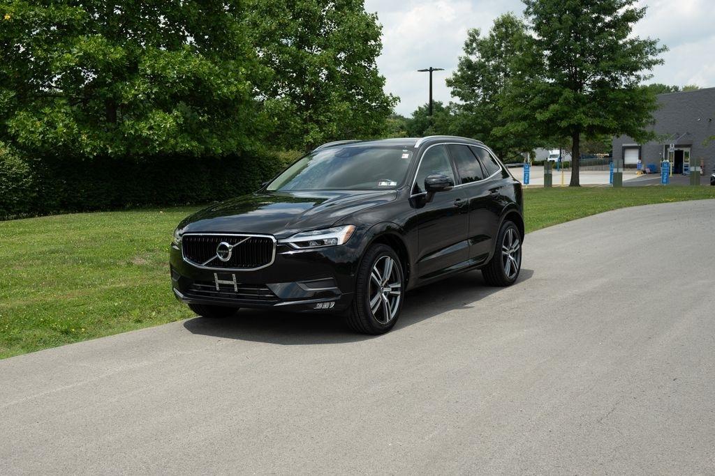 2017 Volvo XC90 T6 AWD 7-Passenger Momentum