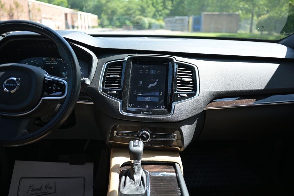 Volvo XC90 T6 AWD 7-Passenger Momentum 2017