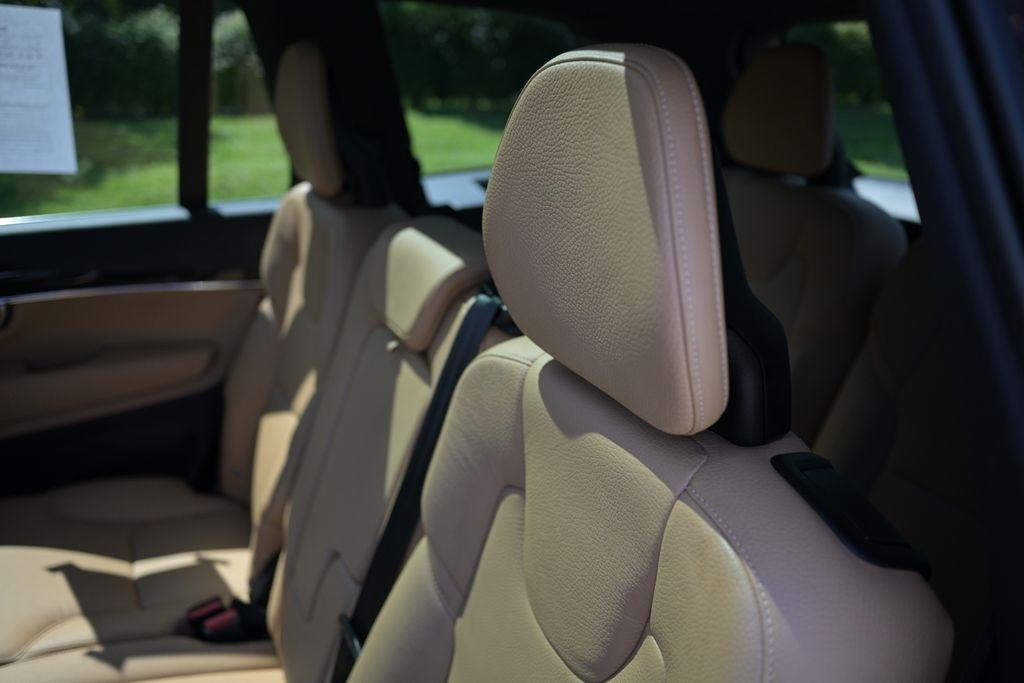 Volvo XC90 T6 AWD 7-Passenger Momentum 2017