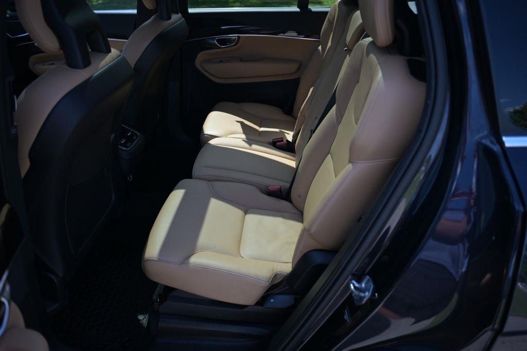 Volvo XC90 T6 AWD 7-Passenger Momentum 2017