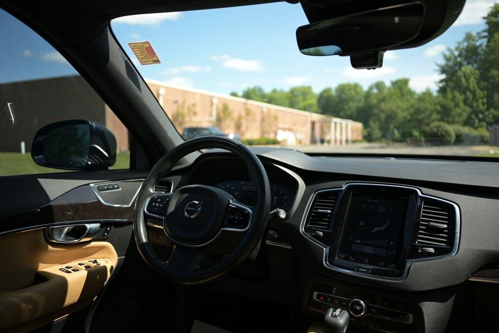 Volvo XC90 T6 AWD 7-Passenger Momentum 2017
