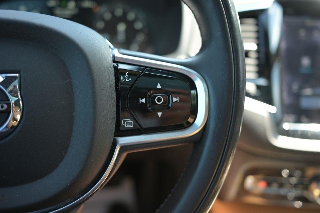 Volvo XC90 T6 AWD 7-Passenger Momentum 2017