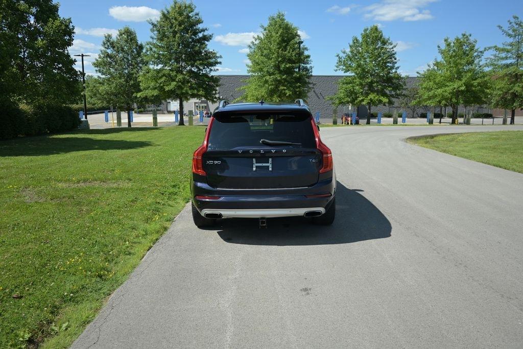 Volvo XC90 T6 AWD 7-Passenger Momentum 2017