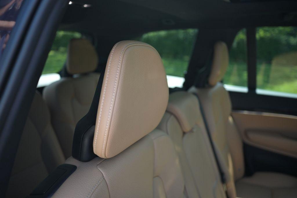 Volvo XC90 T6 AWD 7-Passenger Momentum 2017