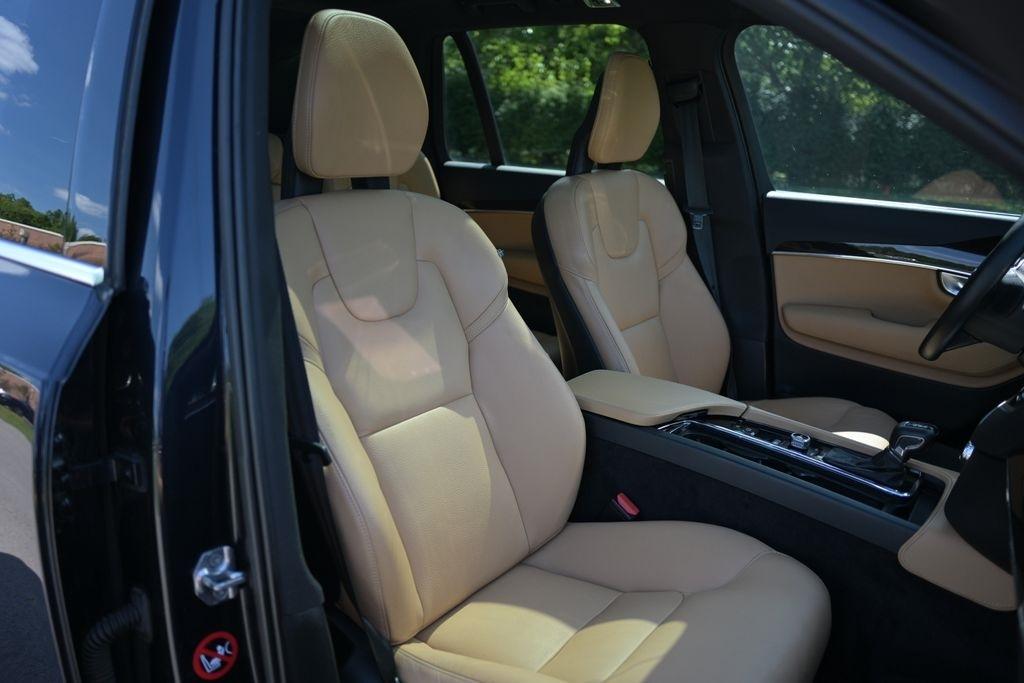 Volvo XC90 T6 AWD 7-Passenger Momentum 2017