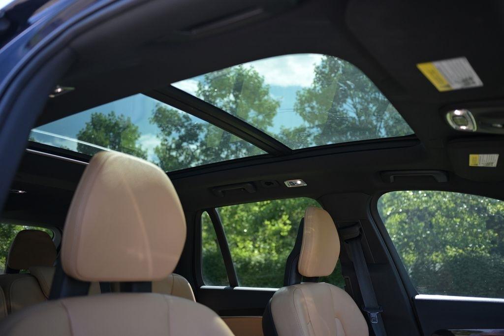 Volvo XC90 T6 AWD 7-Passenger Momentum 2017