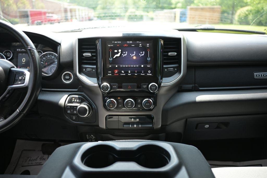 RAM 1500 Big Horn 4x4 Quad Cab 6'4" Box 2020