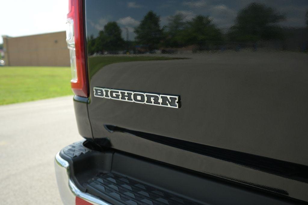 RAM 1500 Big Horn 4x4 Quad Cab 6'4" Box 2020