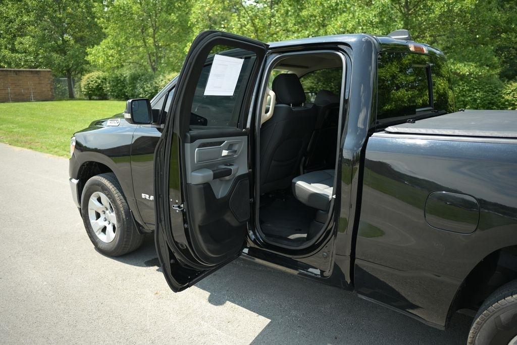 RAM 1500 Big Horn 4x4 Quad Cab 6'4" Box 2020