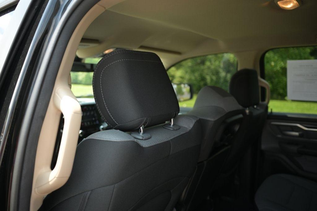 RAM 1500 Big Horn 4x4 Quad Cab 6'4" Box 2020